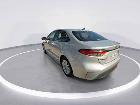 Used 2024 Toyota Corolla LE w/ LE Convenience Package image 6