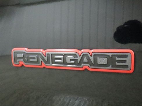 Used 2015 Jeep Renegade Trailhawk AWD/4WD image 22