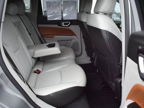 Used 2022 Jeep Compass Limited image 35