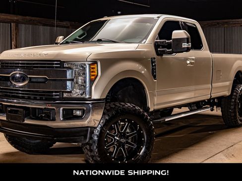 Used 2017 Ford F350 Lariat image 4