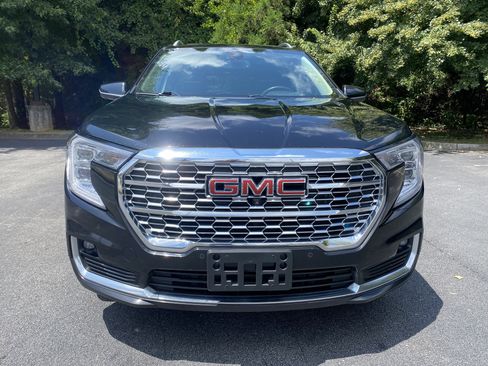Used 2023 GMC Terrain Denali w/ Black Diamond Edition AWD/4WD image 3