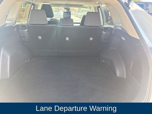Used 2020 Toyota RAV4 XLE w/ Convenience Package FWD image 8