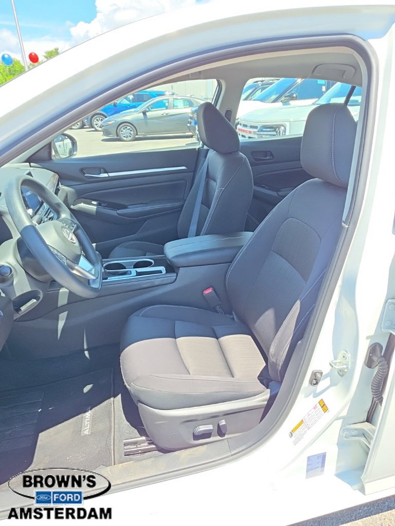 Used 2023 Nissan Altima 2.5 SV FWD image 12