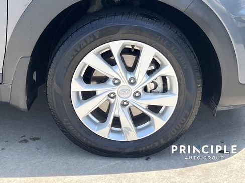 Used 2021 Hyundai Tucson SE FWD image 4
