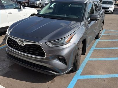 Used 2023 Toyota Highlander XLE