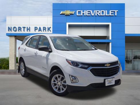 Certified 2021 Chevrolet Equinox LS FWD image 1