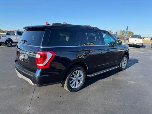Used 2021 Ford Expedition XLT image 4
