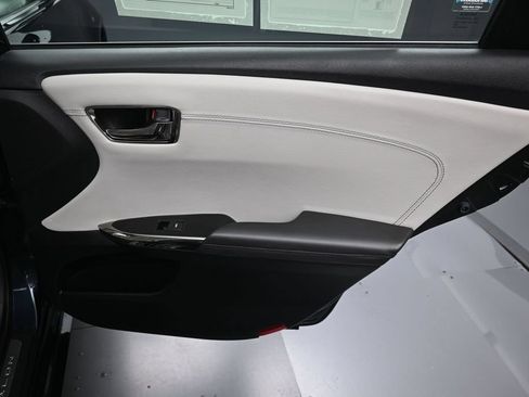 Certified 2016 Toyota Avalon Limited w/ Toyota Safety Sense Package FWD image 36