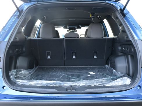 Certified 2025 Subaru Forester w/ Convenience Package #2 image 32