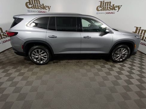 Used 2026 Buick Enclave Preferred w/ Power Package image 9
