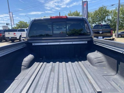 Used 2019 Nissan Frontier SL RWD image 13
