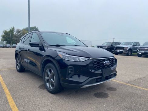 Used 2025 Ford Escape ST-Line Select AWD/4WD image 2