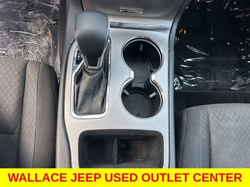 Used 2019 Jeep Grand Cherokee Laredo AWD/4WD image 24