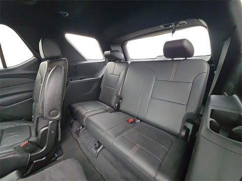 Used 2022 Chevrolet Traverse RS image 13