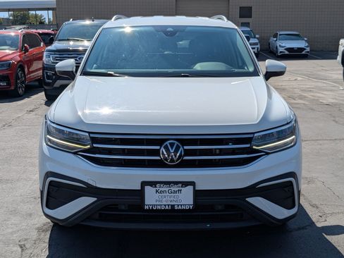 Used 2024 Volkswagen Tiguan SE AWD/4WD image 11