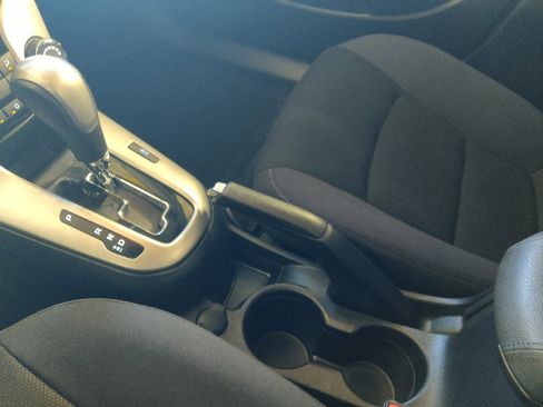 Used 2014 Chevrolet Cruze LT w/ Technology Package FWD image 26