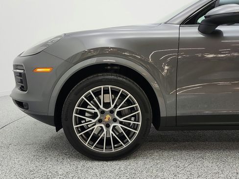 Used 2023 Porsche Cayenne Coupe image 21