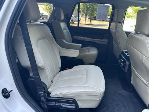 Used 2019 Ford Expedition Platinum AWD/4WD image 27