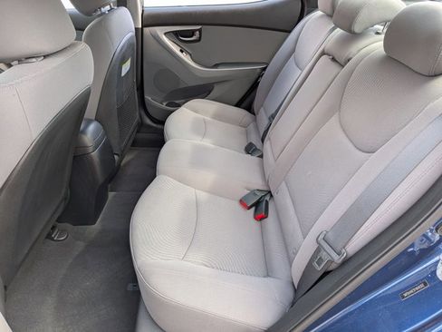 Used 2015 Hyundai Elantra SE FWD image 16