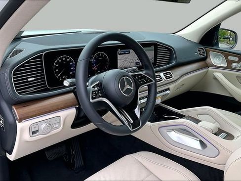 New 2026 Mercedes-Benz GLS 450 4MATIC image 8