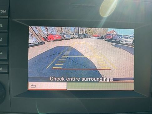 Used 2016 Mercedes-Benz Metris Passenger image 25