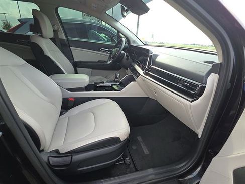 Used 2025 Kia Sportage EX FWD image 15