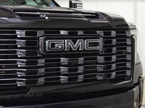 Used 2026 GMC Sierra 2500 Denali Ultimate w/ Max Trailering Package AWD/4WD image 11