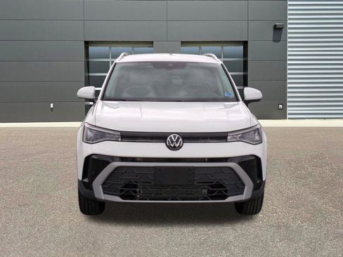 New 2026 Volkswagen Taos SE AWD/4WD image 2