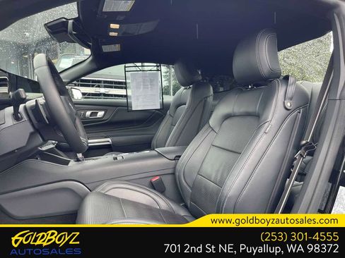 Used 2025 Ford Mustang GT Premium image 13