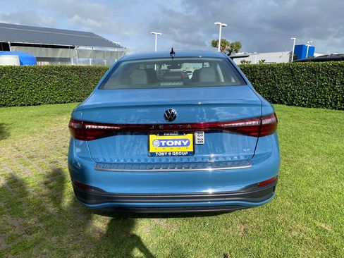 New 2026 Volkswagen Jetta SE FWD image 24