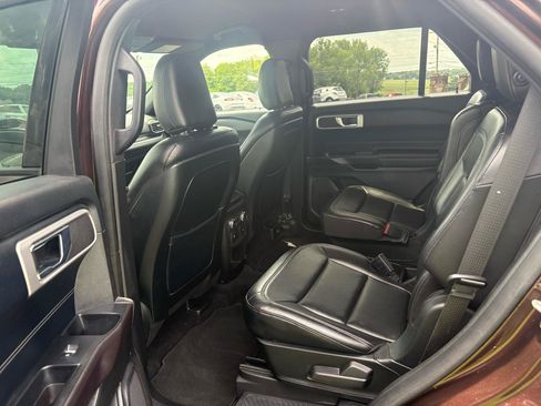 Used 2020 Ford Explorer XLT w/ Equipment Group 202A AWD/4WD image 22