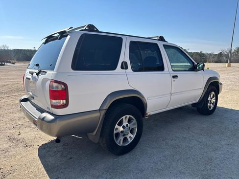 Used 2000 Nissan Pathfinder XE image 6