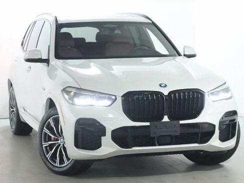 Certified 2022 BMW X5 xDrive45e w/ M Sport Package image 2