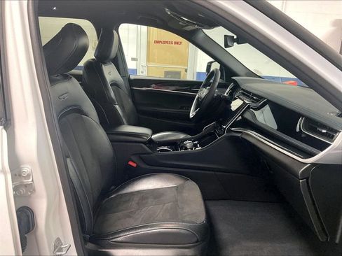 Used 2022 Jeep Grand Cherokee Trailhawk AWD/4WD image 11