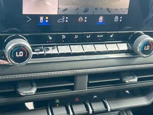 New 2026 Chevrolet Colorado LT w/ LT Convenience Package AWD/4WD image 17