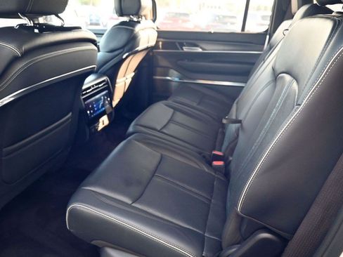 Used 2023 Jeep Grand Wagoneer Series II AWD/4WD image 22