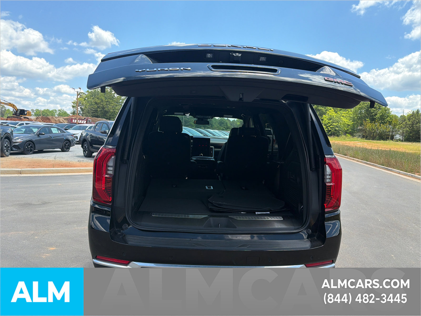 Used 2025 GMC Yukon Denali AWD/4WD image 21