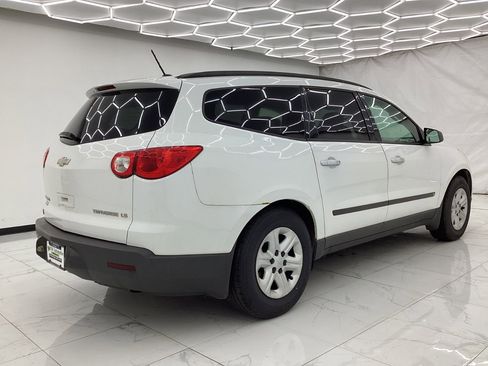 Used 2009 Chevrolet Traverse LS FWD image 6