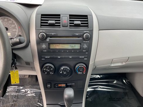 Used 2010 Toyota Corolla LE image 19