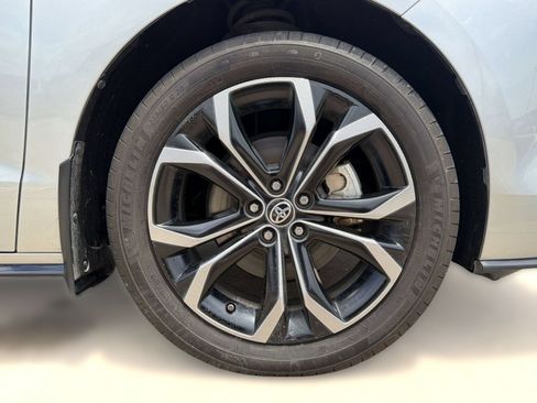 Used 2025 Toyota Sienna Platinum FWD image 12