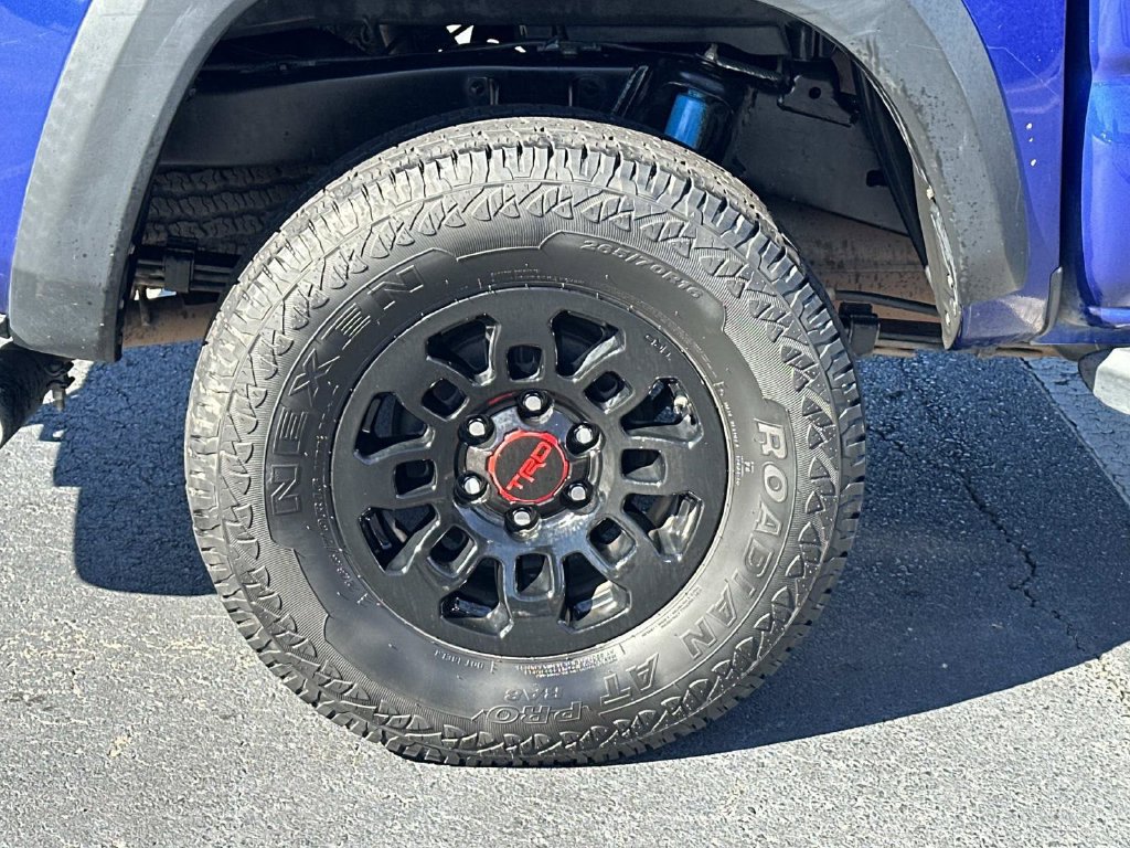 Used 2022 Toyota Tacoma TRD Off-Road w/ Technology Package RWD image 9