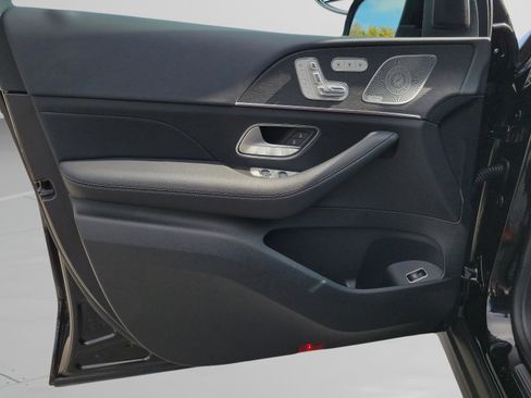 Certified 2025 Mercedes-Benz GLS 450 4MATIC image 28