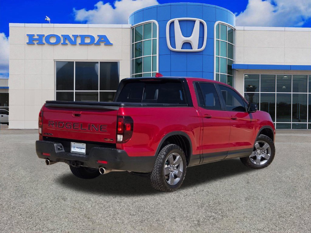Used 2025 Honda Ridgeline TrailSport image 3