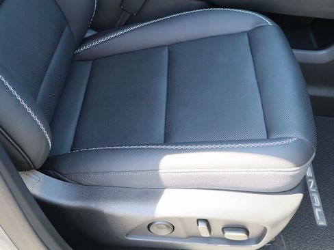 Certified 2026 GMC Terrain Denali AWD/4WD image 32