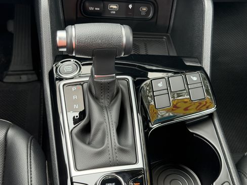 Used 2025 Kia Sportage EX FWD image 25