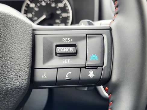 Used 2025 Nissan Rogue SV AWD/4WD image 22