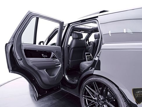 Used 2025 Land Rover Range Rover SE AWD/4WD image 34