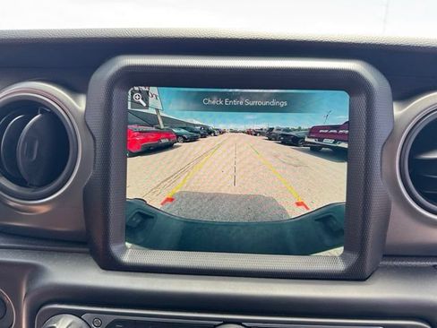 Used 2021 Jeep Gladiator Sport AWD/4WD image 14
