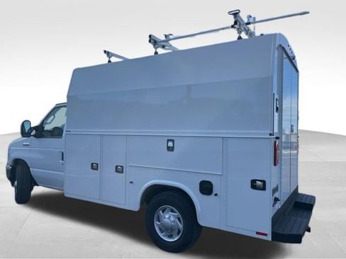 New 2026 Ford E-350 and Econoline 350 Super Duty w/ Power Equipment Group RWD image 5