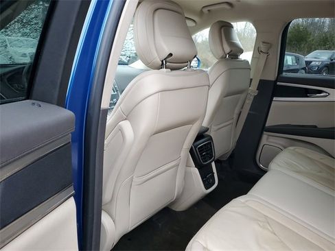 Used 2020 Lincoln Nautilus Premier w/ Equipment Group 101A image 25